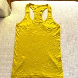 Lululemon Tank Top in yellow. Size 4